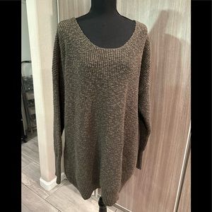 NWT Torrid tunic sweater with open tie back